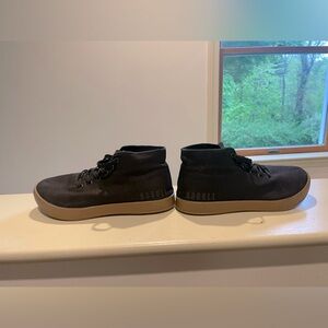 NOBULL mid canvas trainers M 8.5 black with gum sole